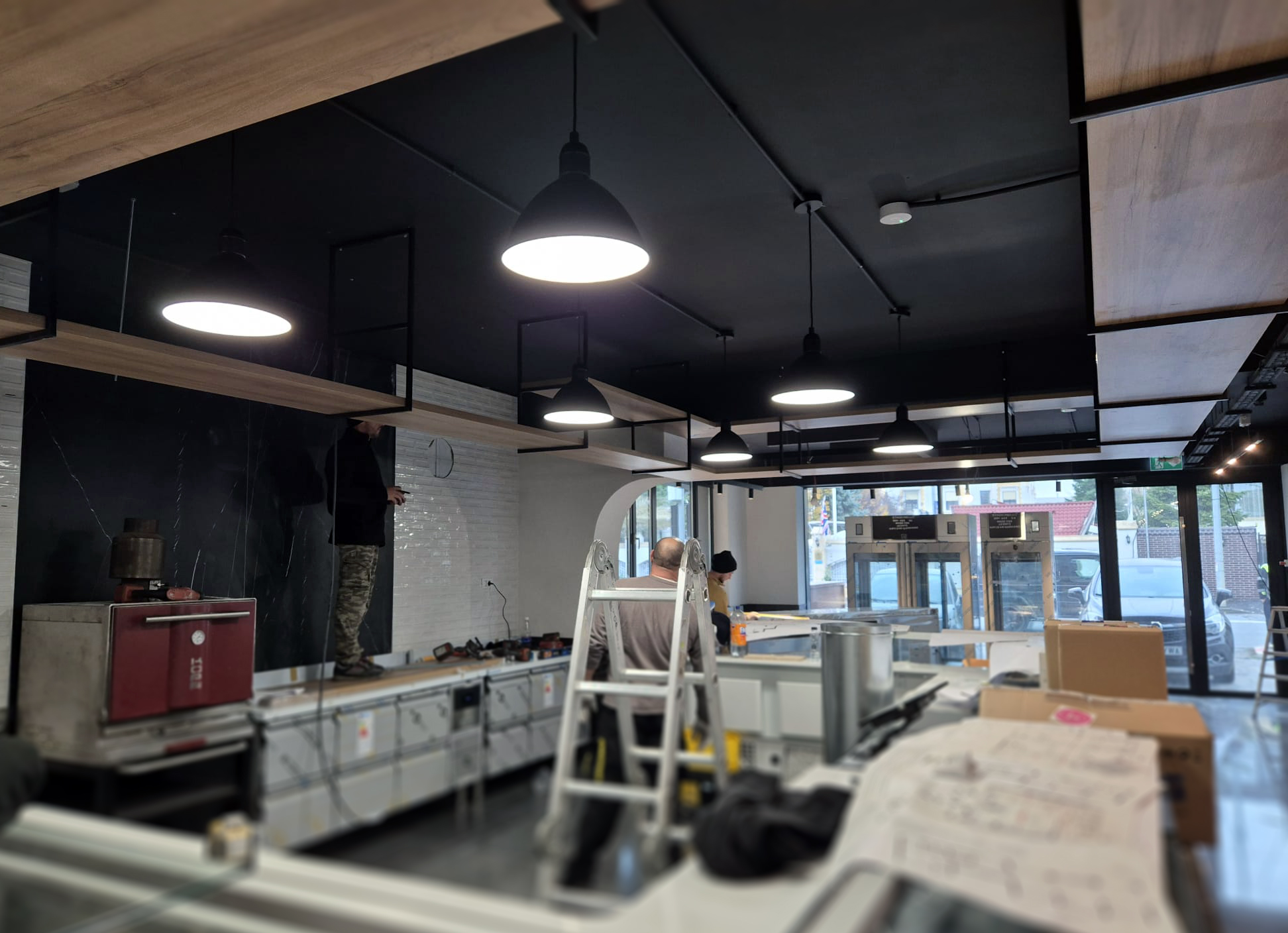 Iluminat Profesional pentru Băcăniei “La Mama” – În colaborare cu arh. Andra Marinescu