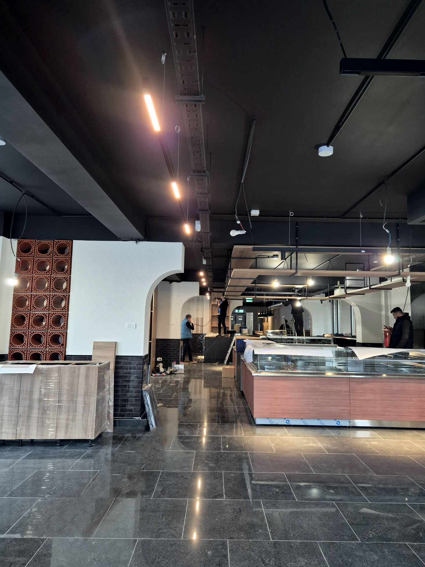 Iluminat Profesional pentru Băcăniei “La Mama” – În colaborare cu arh. Andra Marinescu